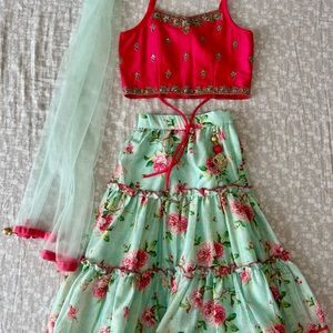 Girls lehenga set